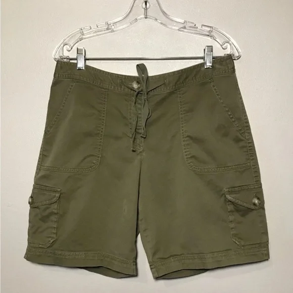 L. L. Bean Women's Shorts Size 10 Green Cargo Pockets Drawstring Cotton Spandex - Picture 1 of 9